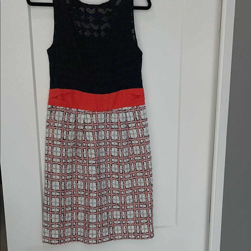 Elegant Black and Red Sleeveless Dress